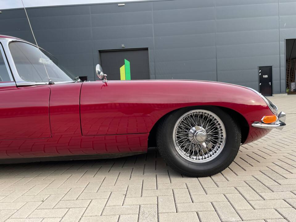 Image 7/9 de Jaguar Type E (2+2) (1967)