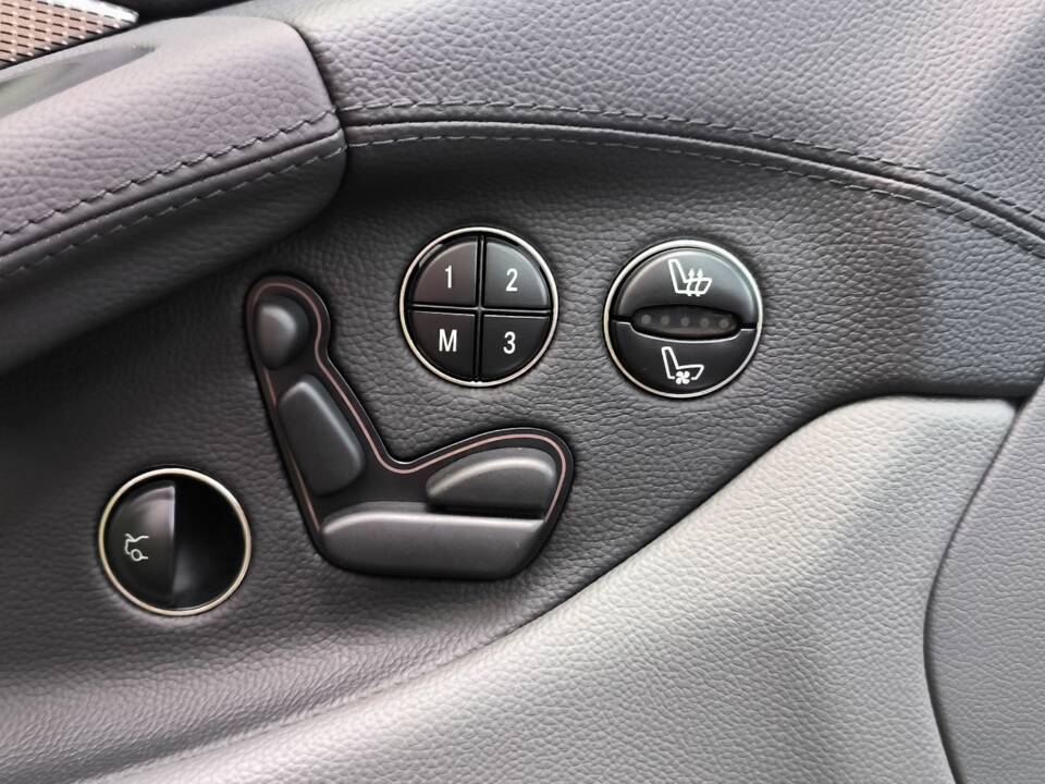 Imagen 6/58 de Mercedes-Benz SL 350 (2005)