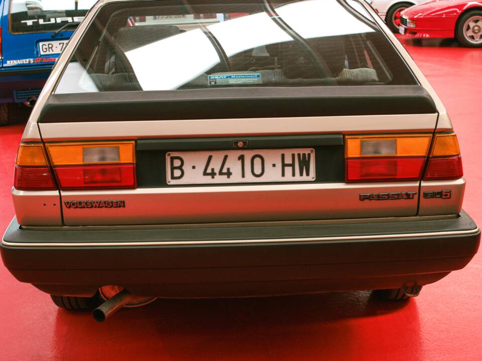 Afbeelding 12/37 van Volkswagen Passat 2.0 (1987)