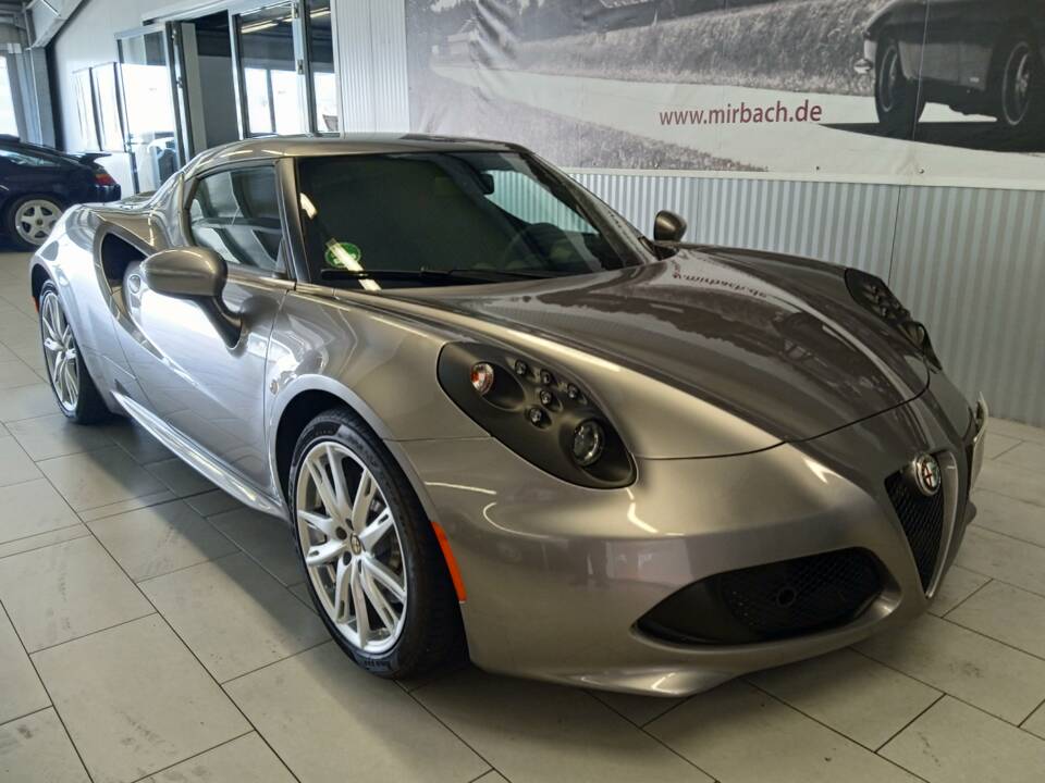 Image 4/13 of Alfa Romeo 4C (2014)