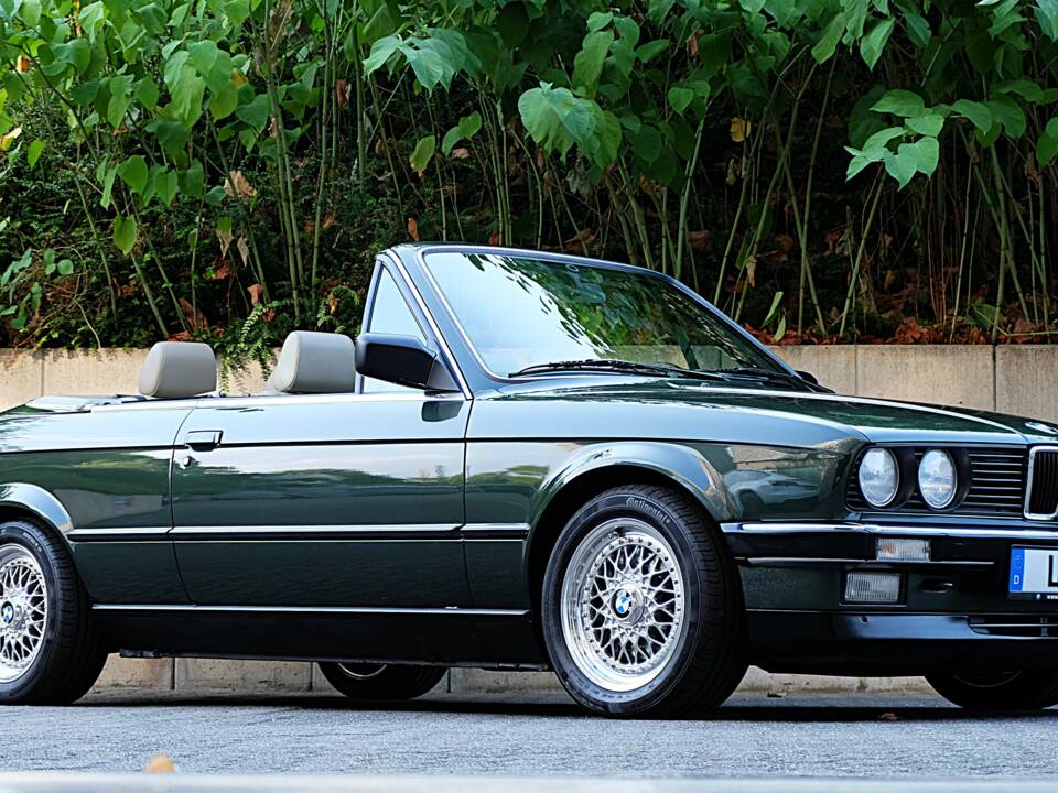 Immagine 4/48 di BMW 325i (1986)