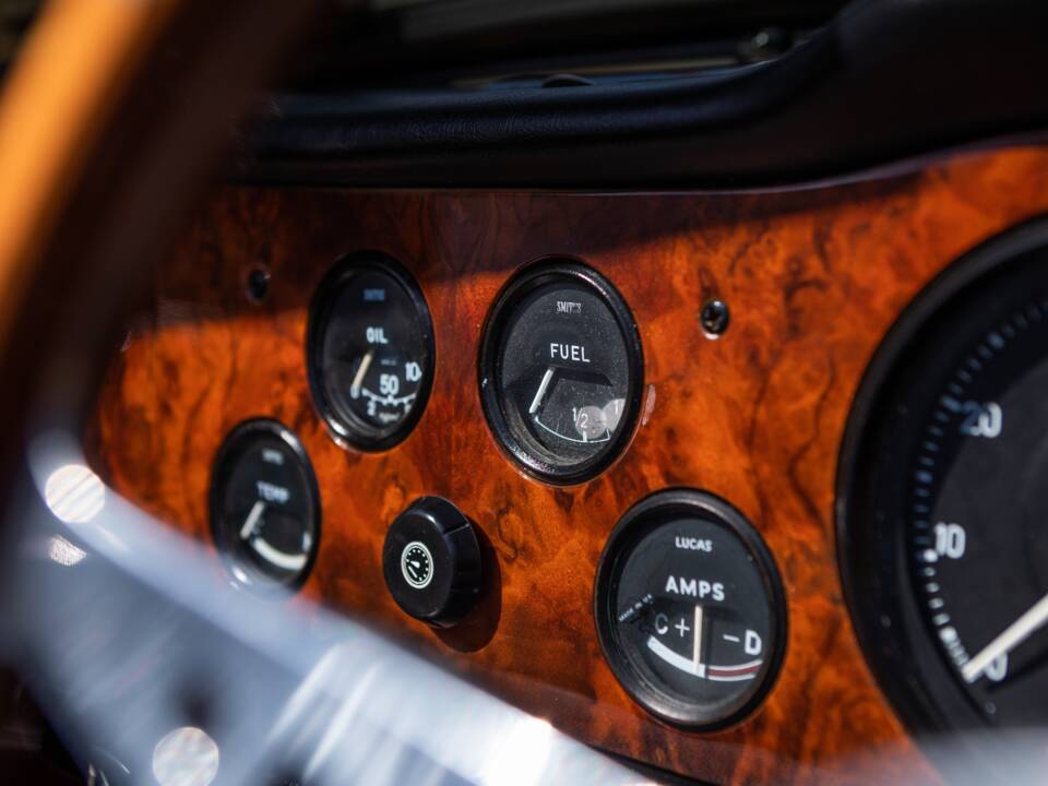 Image 31/41 of Triumph TR 6 (1972)