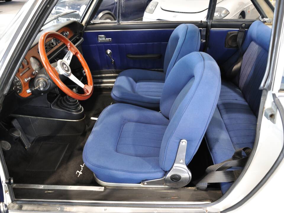 Image 19/32 of Lancia Fulvia 1.3 S (1973)