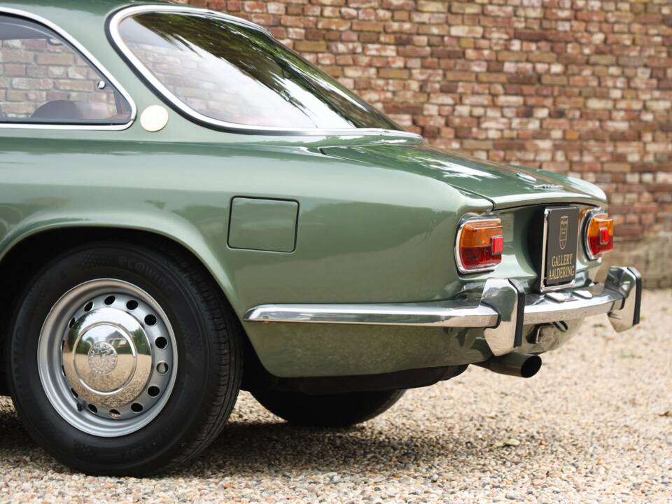 Bild 38/50 von Alfa Romeo 1750 GT Veloce (1971)
