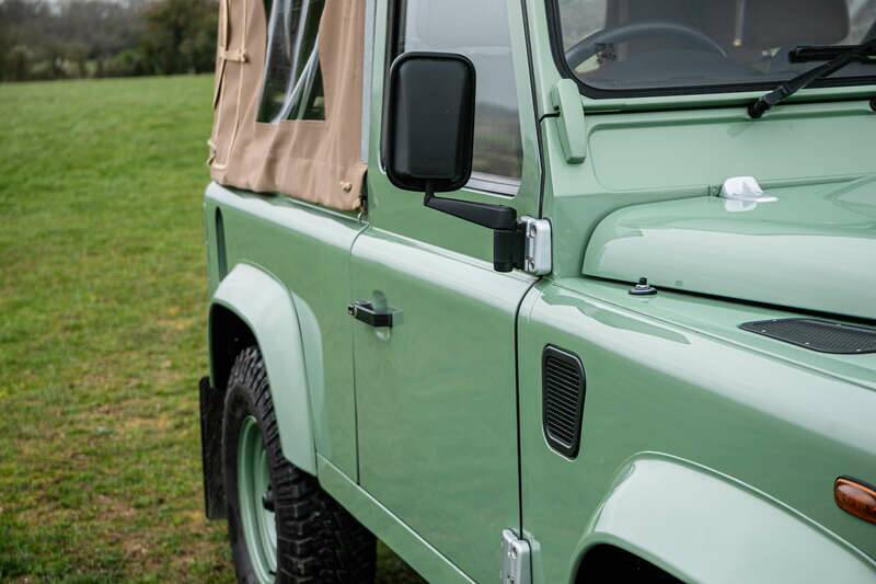 Image 36/39 of Land Rover Defender 90 TD4 (2008)