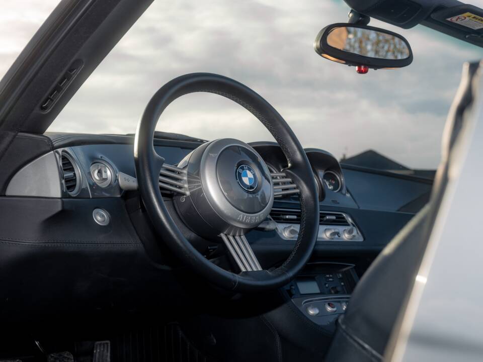 Image 49/84 of BMW Z8 (2001)