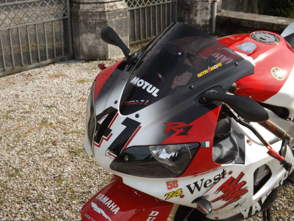 Afbeelding 32/50 van Yamaha YZF 1000 R1 (1998)