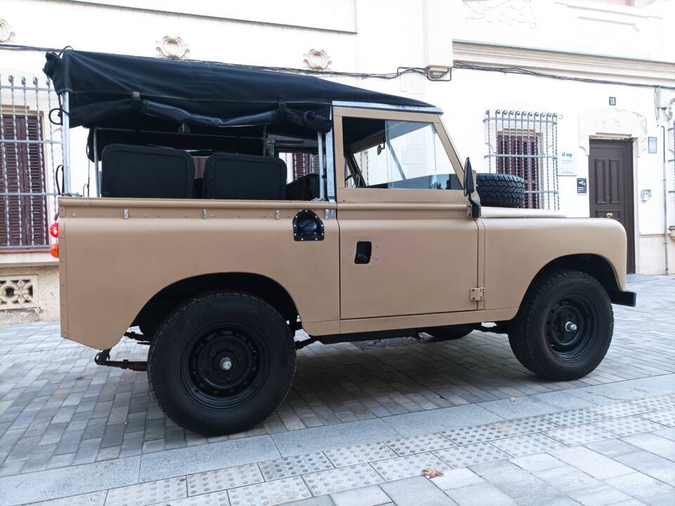 Bild 9/27 von Land Rover 88 (1978)