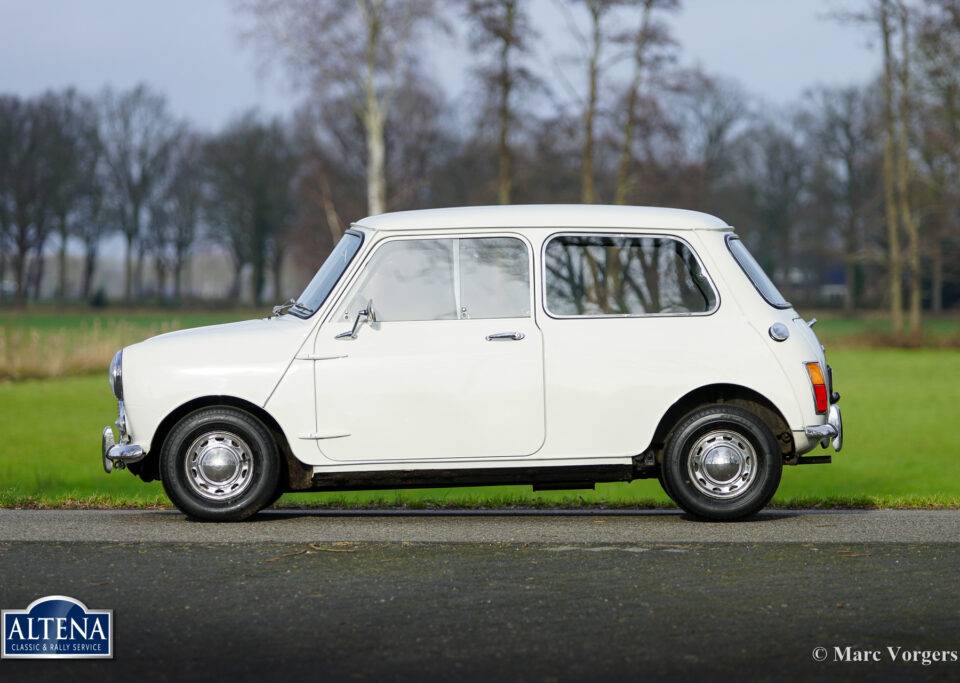 Image 11/42 of Morris Mini 1000 &quot;de Luxe&quot; (1969)