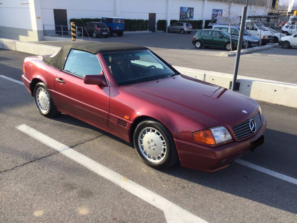 Image 6/32 de Mercedes-Benz 300 SL-24 (1992)