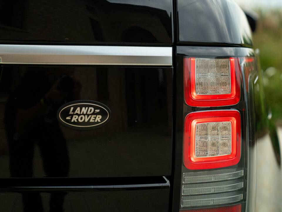 Image 17/50 of Land Rover Range Rover Autobiography SDV8 (2013)