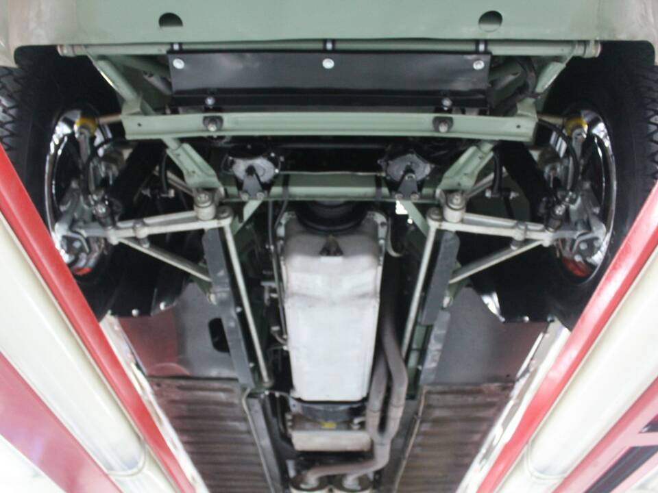 Afbeelding 17/50 van Jaguar E-Type 4.2 (1967)