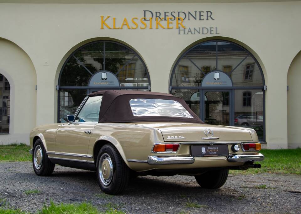 Image 29/56 de Mercedes-Benz 280 SL (1970)