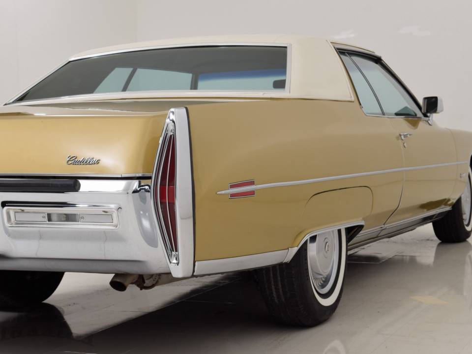 Image 5/32 of Cadillac Coupe DeVille (1971)