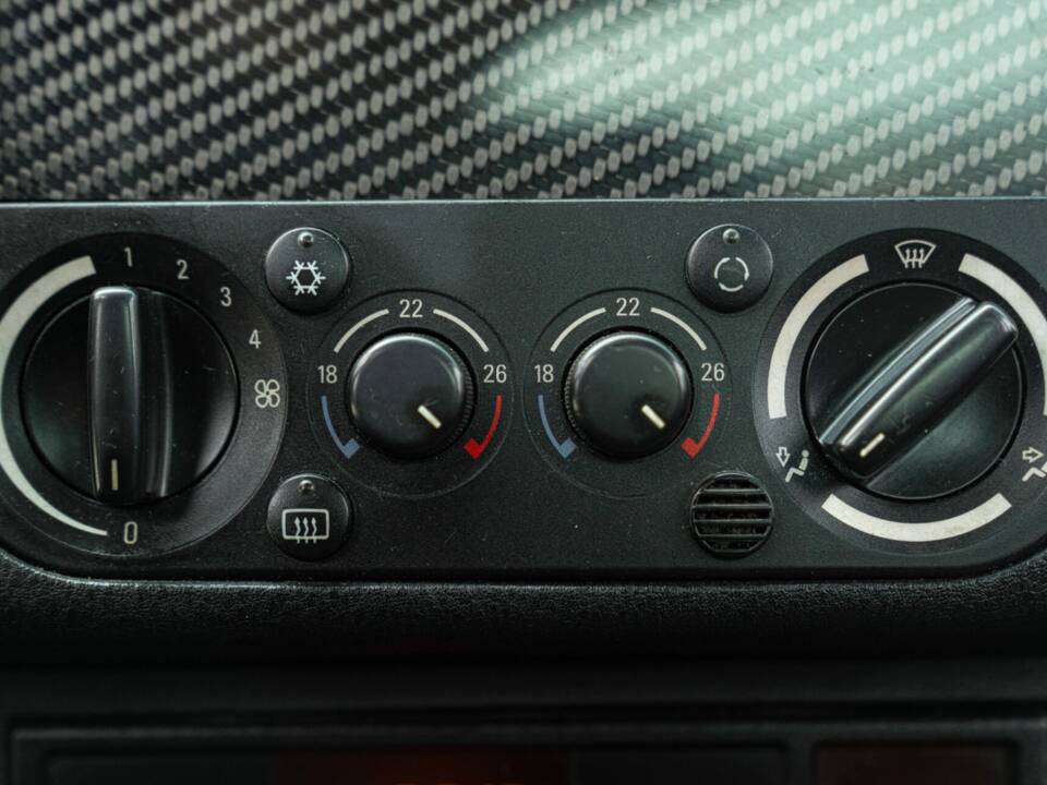 Image 32/50 of BMW 318 (1994)