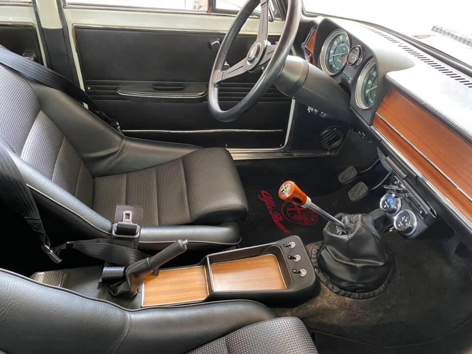 Bild 11/16 von Alfa Romeo Giulia 1600 Super Biscione (1971)