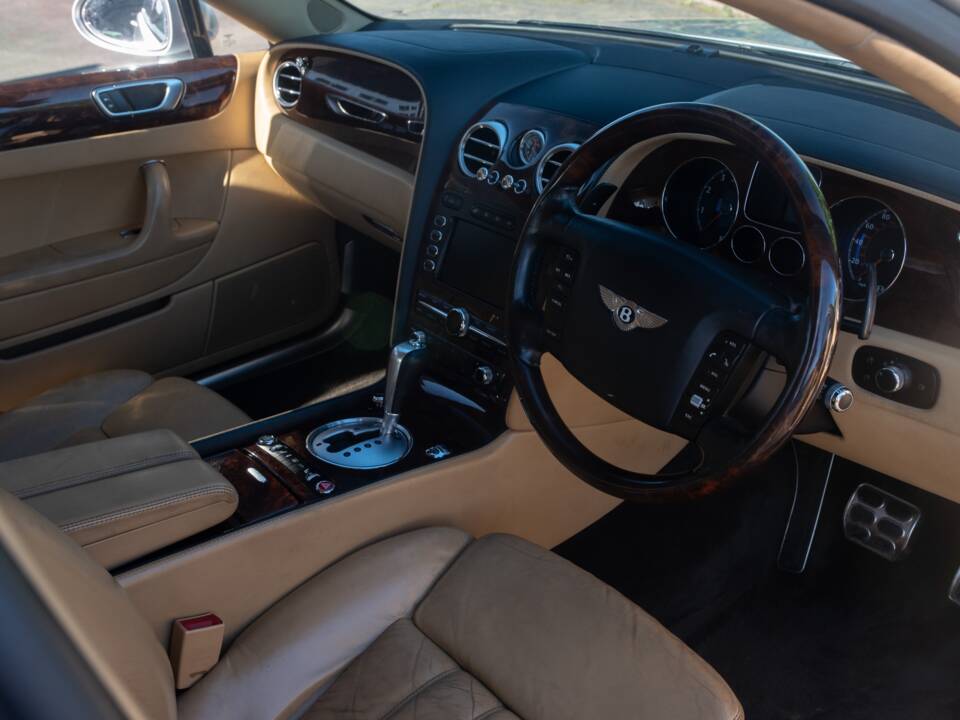 Image 48/50 of Bentley Continental Flying Spur (2007)