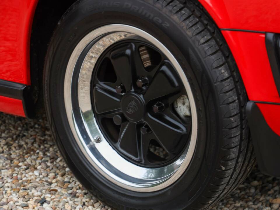 Image 41/50 of Porsche 911 Carrera 3.2 (1988)