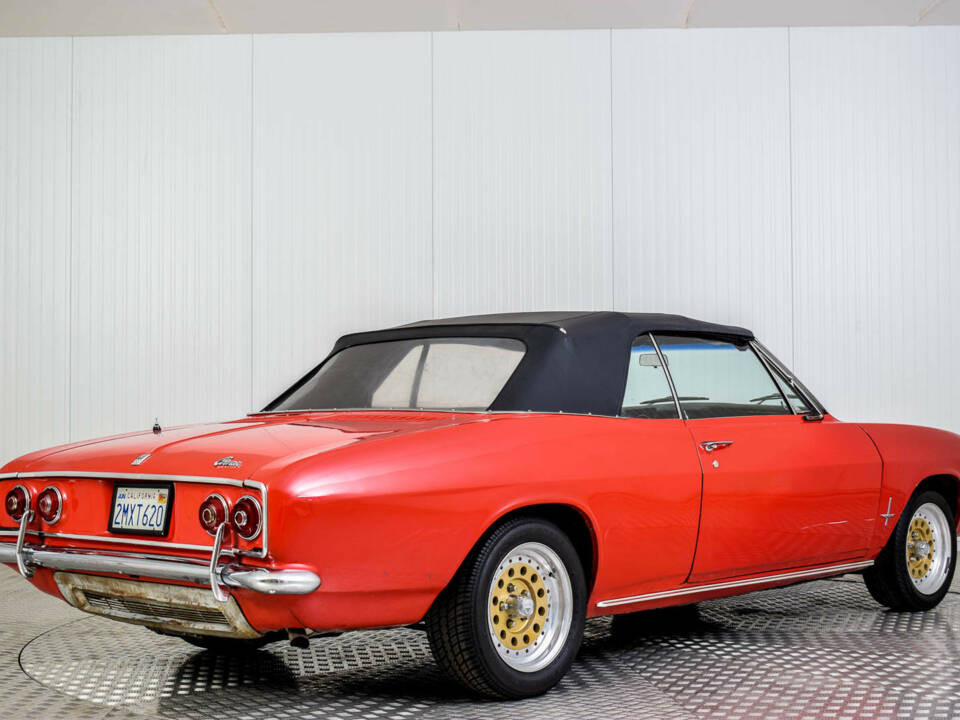 Image 20/50 of Chevrolet Corvair Monza Convertible (1966)
