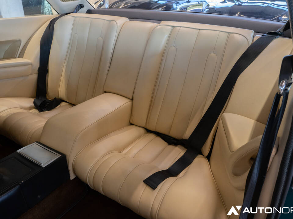 Image 38/49 of Ferrari 400i (1982)