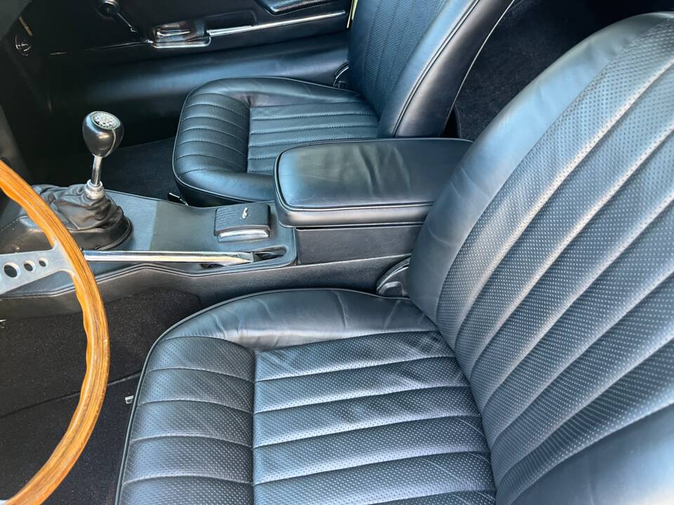 Image 11/15 de Jaguar E-Type (1969)