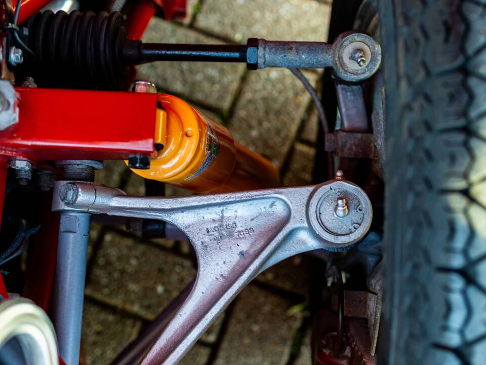 Image 30/50 de Jaguar E-Type (1969)