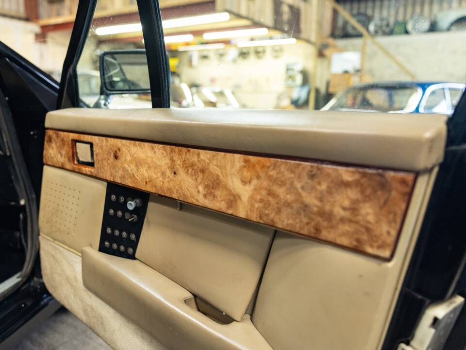 Image 21/44 de Aston Martin Lagonda (1981)