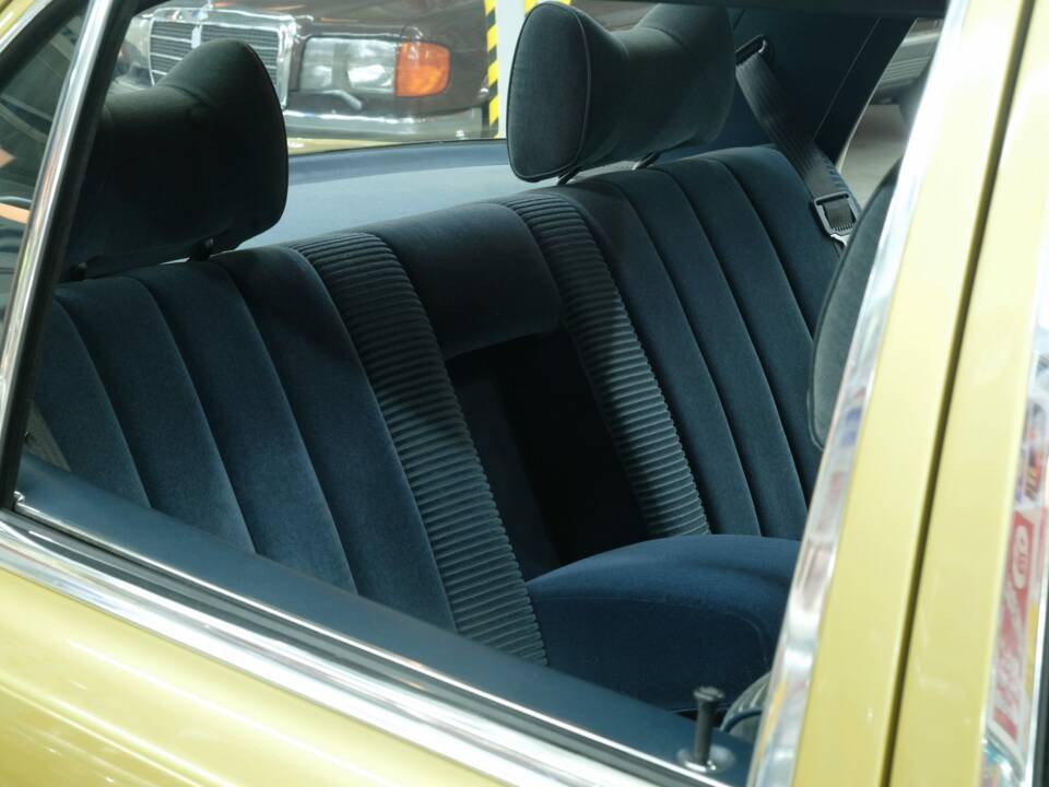 Image 51/76 of Mercedes-Benz 350 SEL (1977)