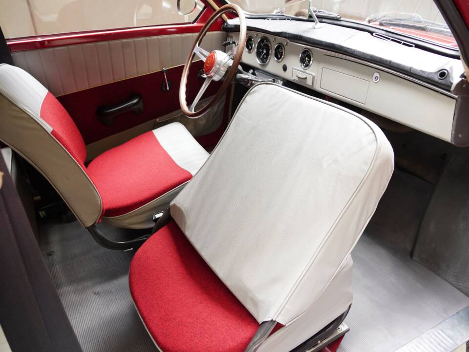 Image 33/100 of Saab 96 (1964)