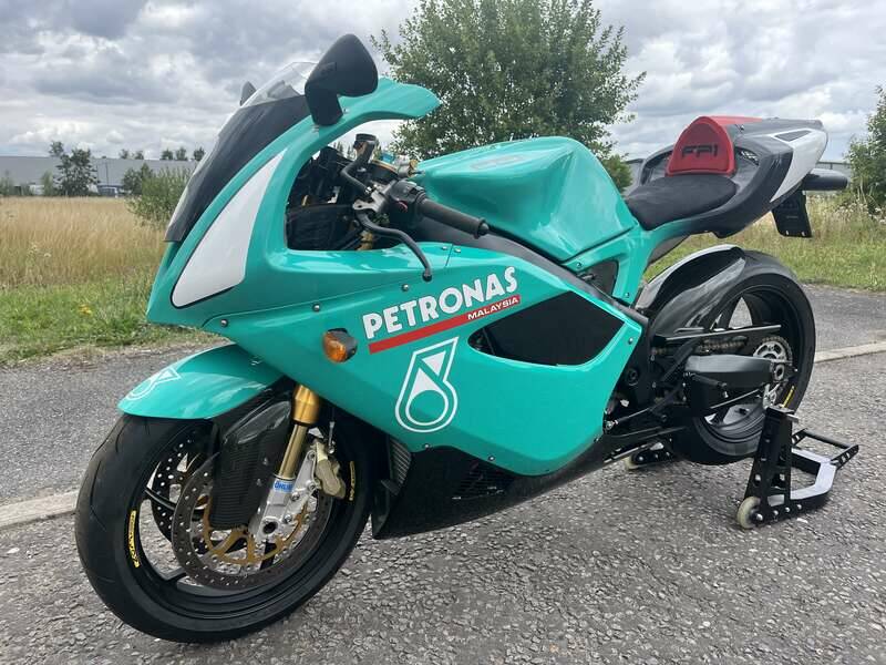 Bild 4/35 von Petronas DUMMY (2003)