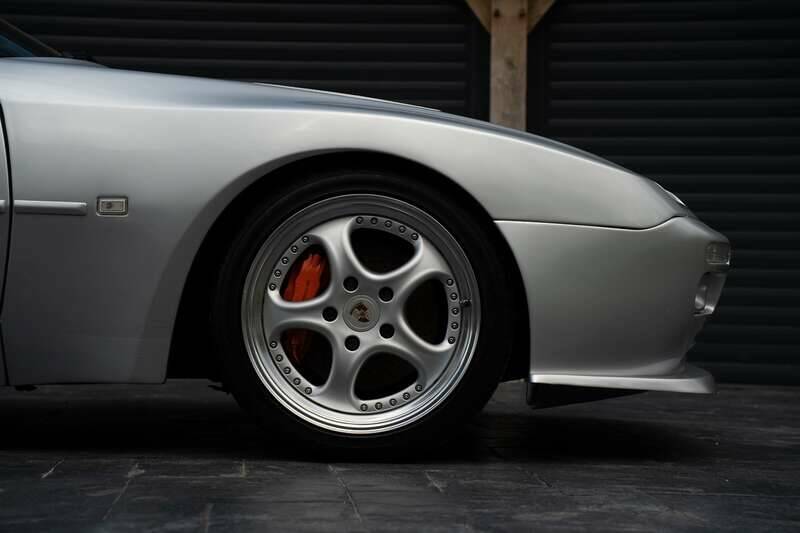 Immagine 28/50 di Porsche 944 Turbo (1990)
