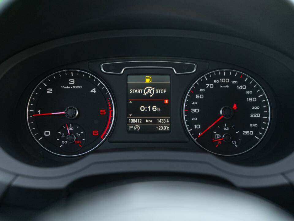 Bild 43/50 von Audi Q3 2.0 TDI quattro (2012)