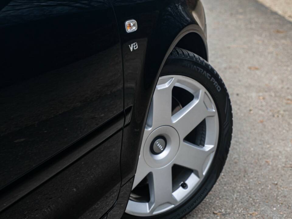 Image 33/39 of Audi S4 (2006)