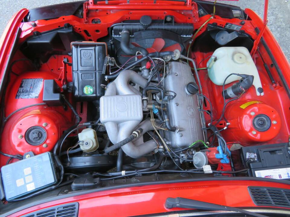 Bild 14/22 von BMW 318i (1984)