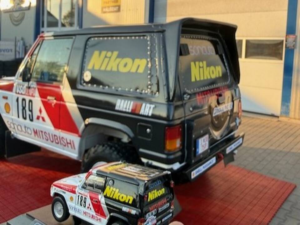 Image 4/8 of Mitsubishi Shogun (1989)