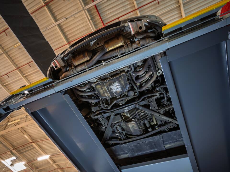 Image 44/63 of Porsche 911 Carrera 4S (2004)