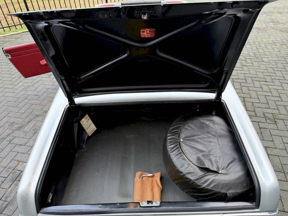 Image 27/36 de Mercedes-Benz 280 SL (1970)