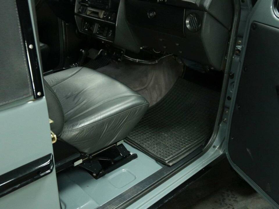 Bild 24/50 von Mercedes-Benz 230 GE (kurz) (1993)