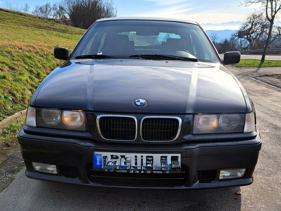 Imagen 1/14 de BMW 318ti Compact (1998)