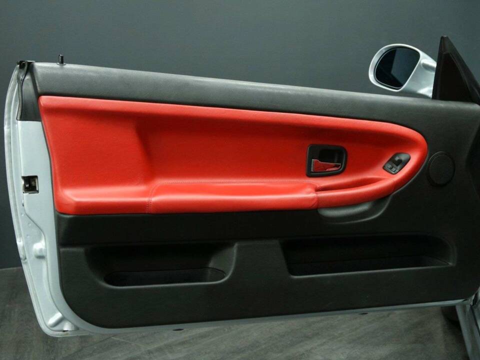 Immagine 10/50 di BMW 328i (1997)