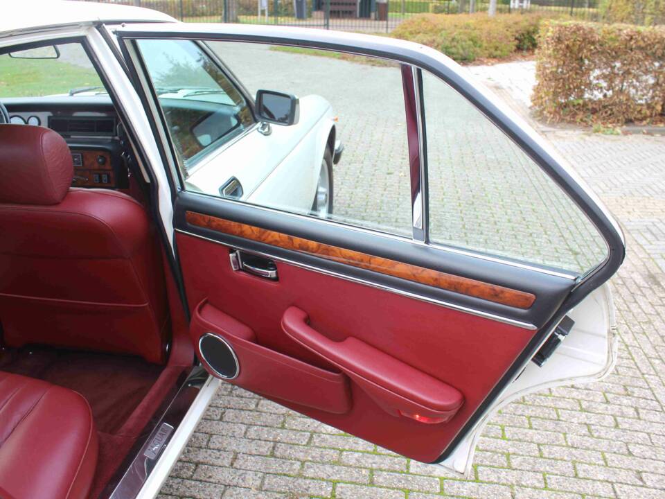 Bild 39/68 von Jaguar XJ 6 4.2 (1985)