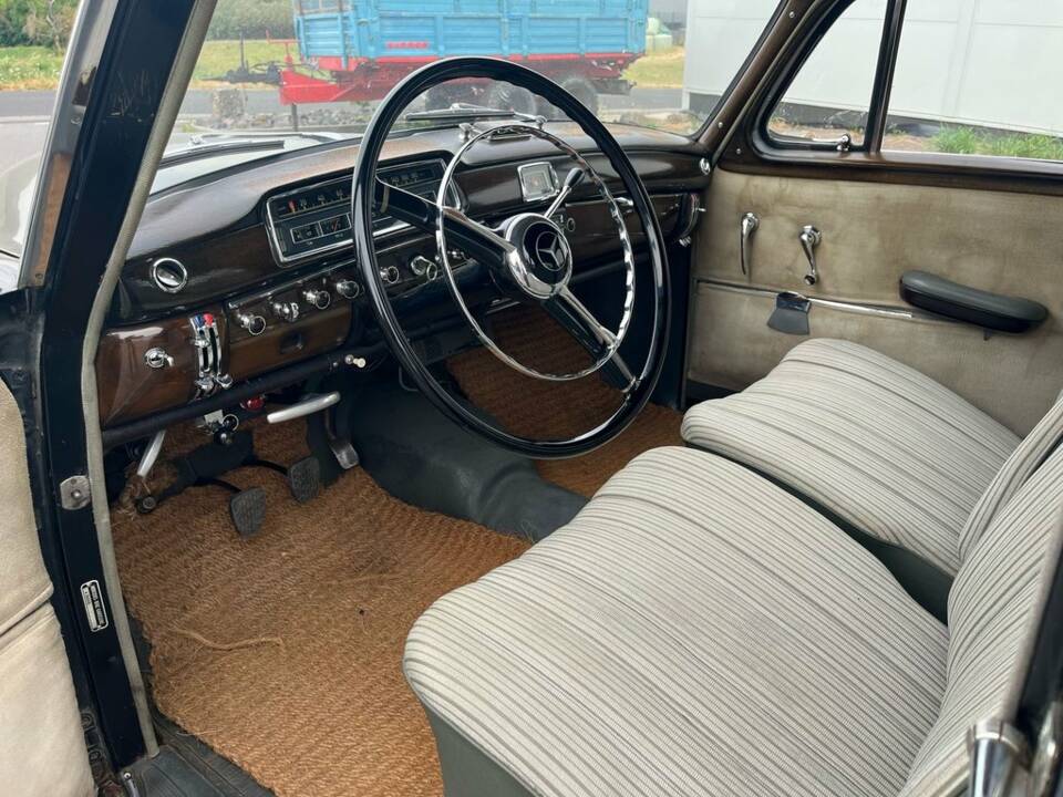 Imagen 2/8 de Mercedes-Benz 220 S (1956)
