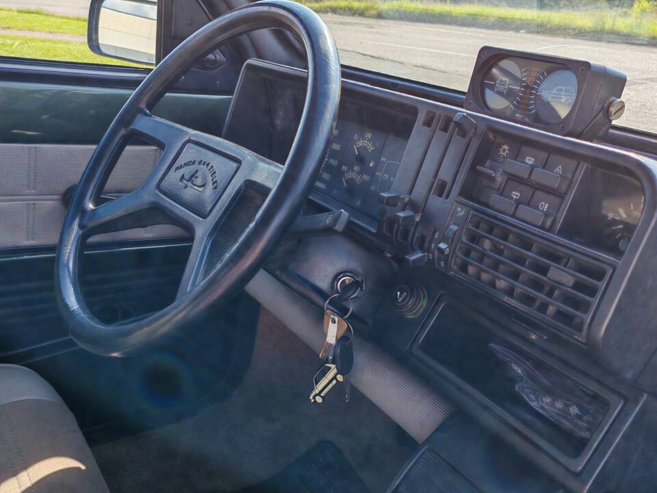 Bild 25/44 von FIAT Panda 4x4 1,0 (1990)