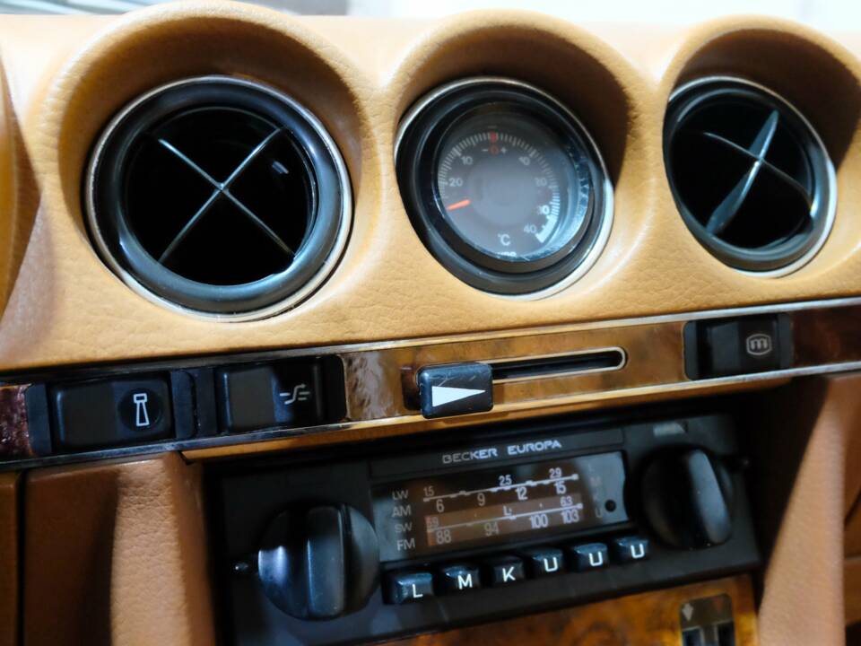 Bild 12/29 von Mercedes-Benz 500 SLC (1980)
