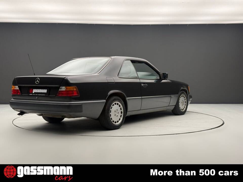 Image 8/15 de Mercedes-Benz 300 CE-24 (1990)