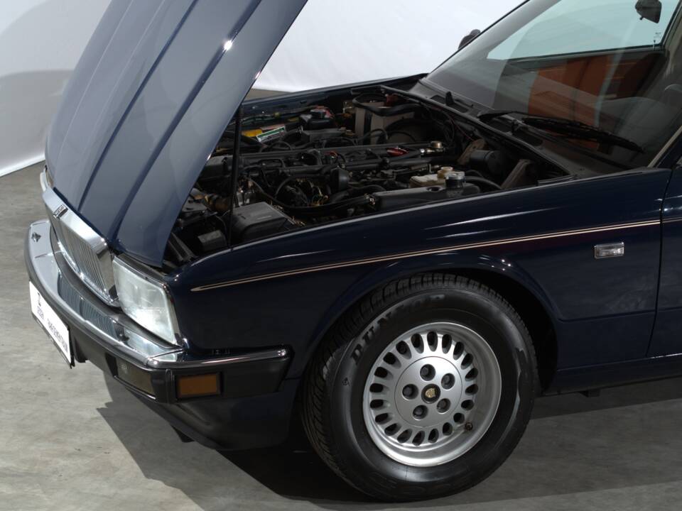 Image 15/37 of Jaguar Sovereign 3.6 (1988)