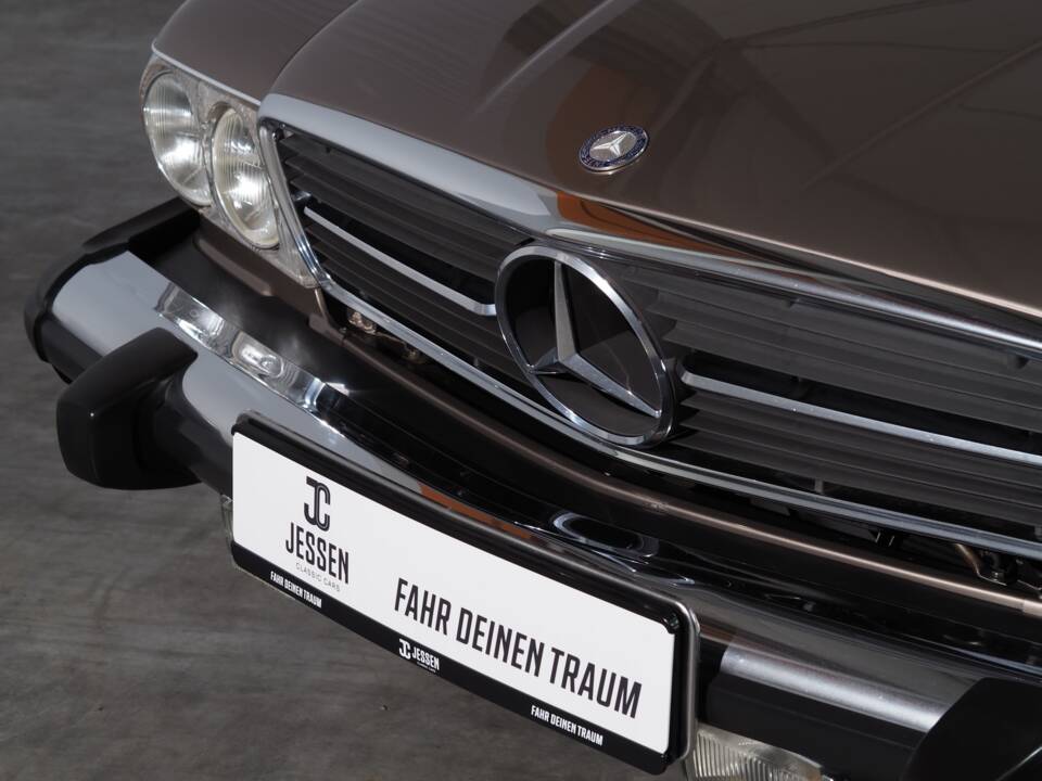 Image 9/50 of Mercedes-Benz 560 SL (1988)