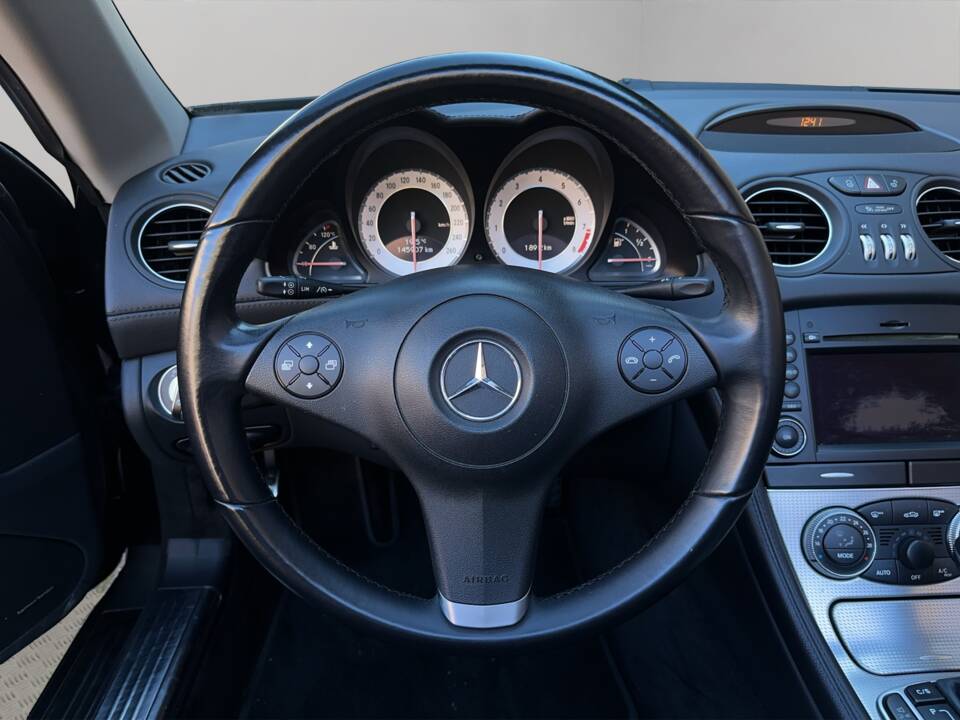 Bild 14/21 von Mercedes-Benz SL 350 (2010)