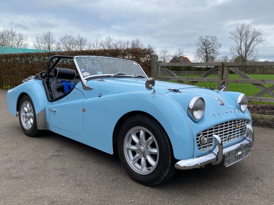 Image 4/37 of Triumph TR 3A (1958)