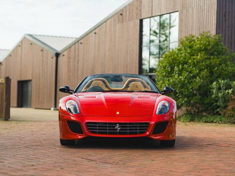 Image 2/25 of Ferrari 599 SA Aperta (2012)